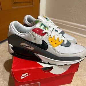 Nike Air Max 90, peace, love, basketball. Size 10.5